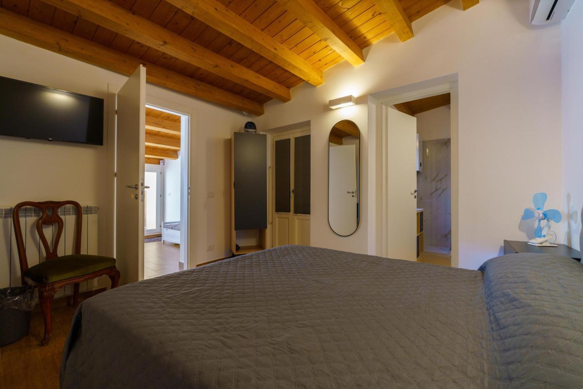 Maquedino Holiday Home & Terrace - Cozy Central Loft Палермо Екстериор снимка