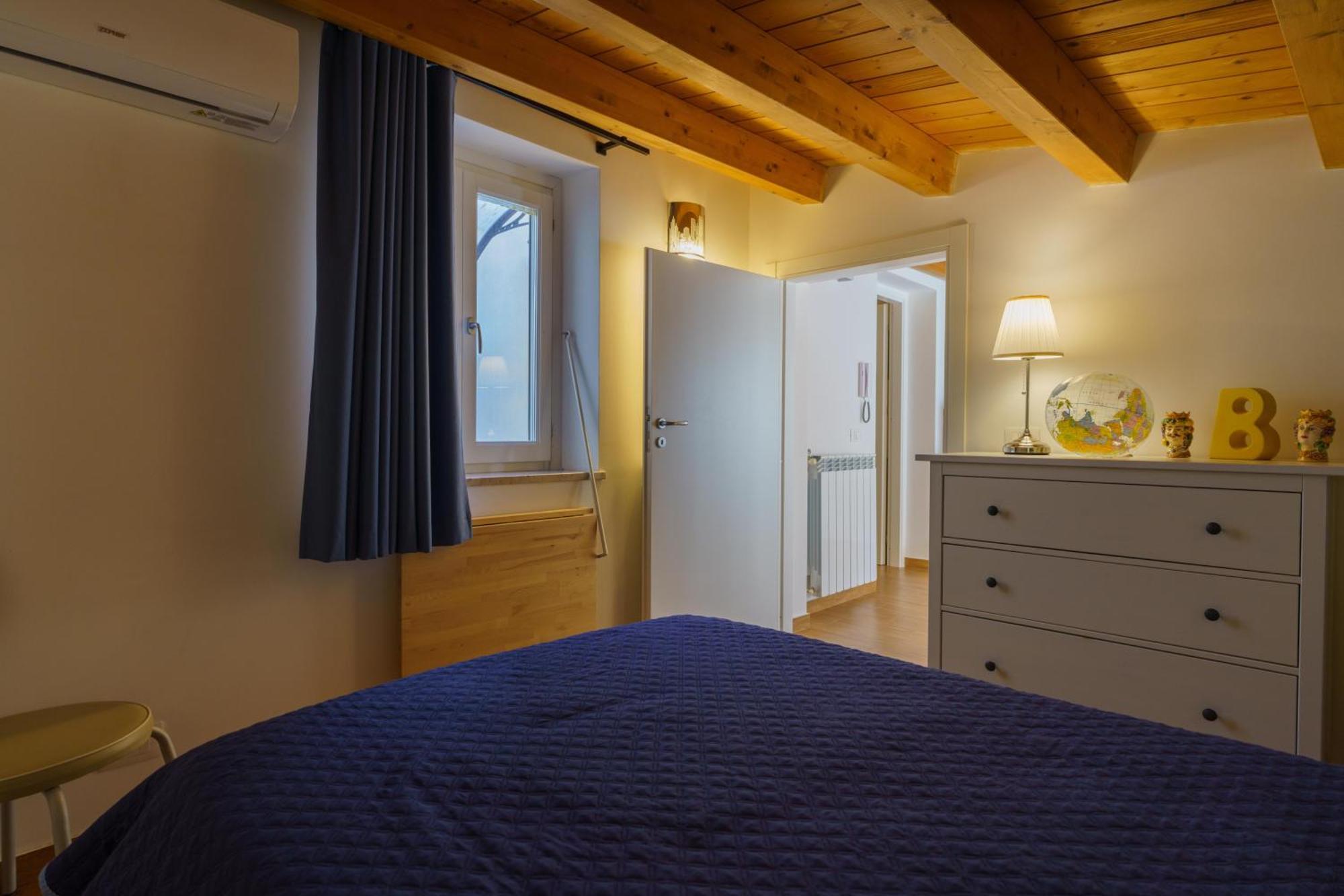 Maquedino Holiday Home & Terrace - Cozy Central Loft Палермо Екстериор снимка